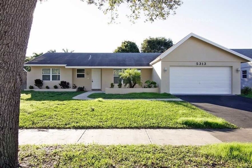 Primary Photo - 5313 SW 118th Ave