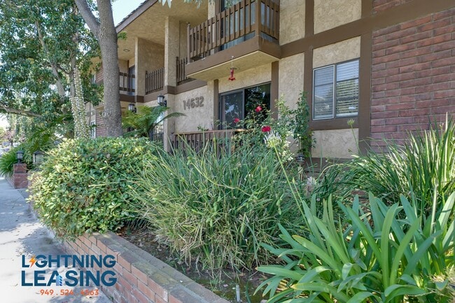 Building Photo - 14632 Magnolia-204D