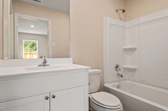 Building Photo - 372 Fastboy Ln