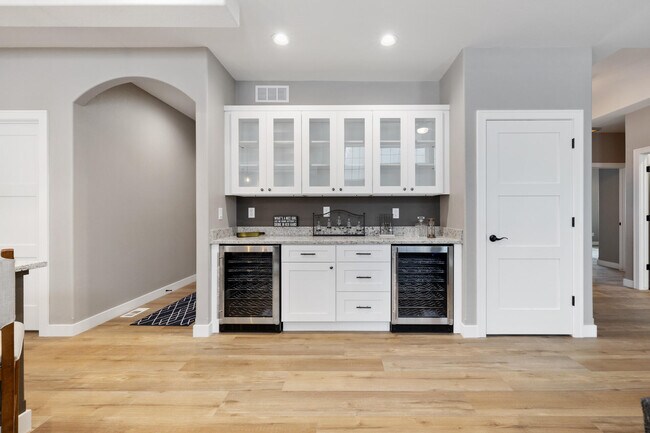 Building Photo - 1793 Cedar Ridge Dr