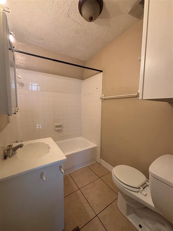 Building Photo - 216 S Pruett St