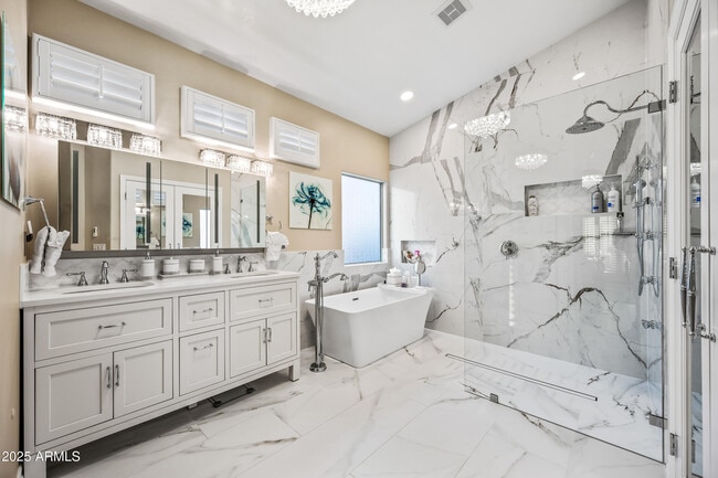 Building Photo - 1817 E Willow Tree Ct