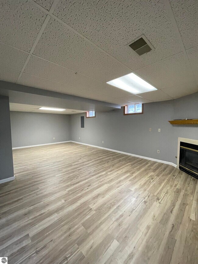 Building Photo - 4227 Summerhill Rd