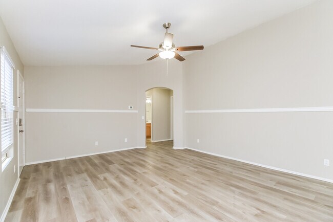 Building Photo - 525 S St Claire