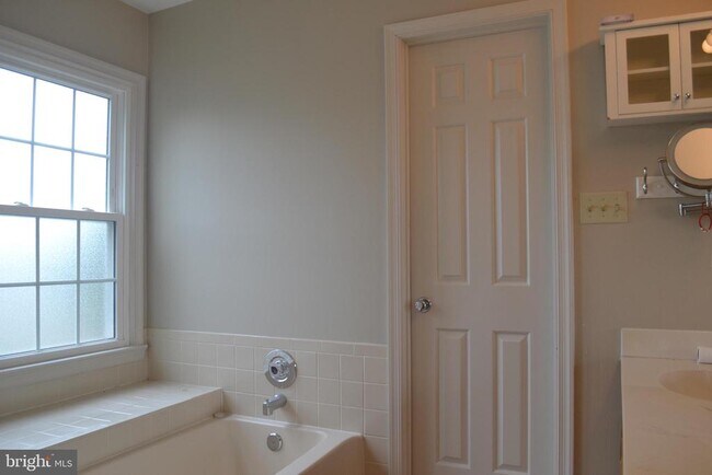 Building Photo - 9614 Shannon Ln