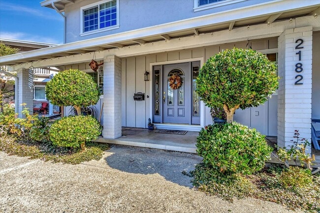 Building Photo - Executive Oasis l Huge Lot with Lush Green...