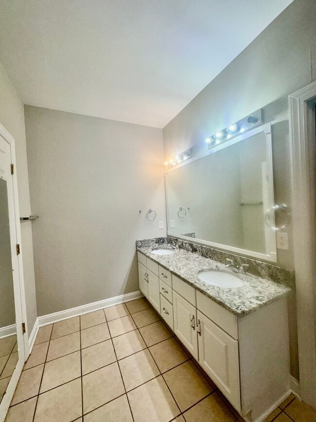 Building Photo - Spacious Waxhaw Home