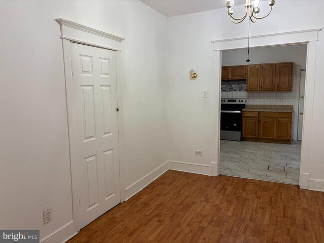 Building Photo - 7058 Saybrook Ave