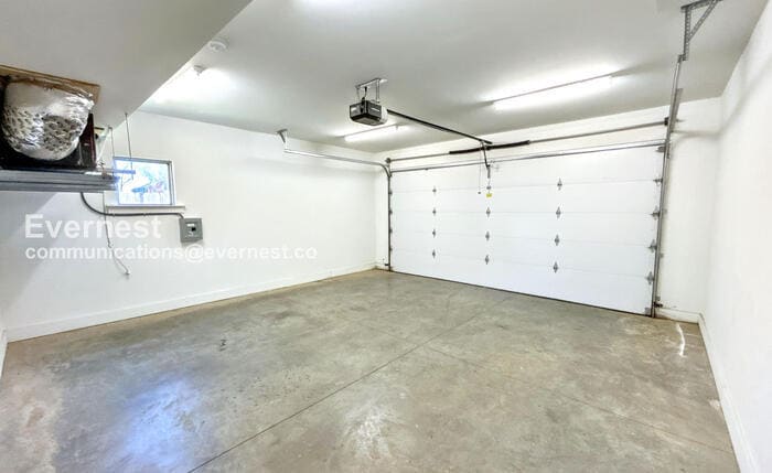 Building Photo - 208 Thompson Park Dr