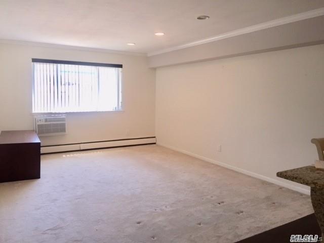 Building Photo - 22 N Forest Ave