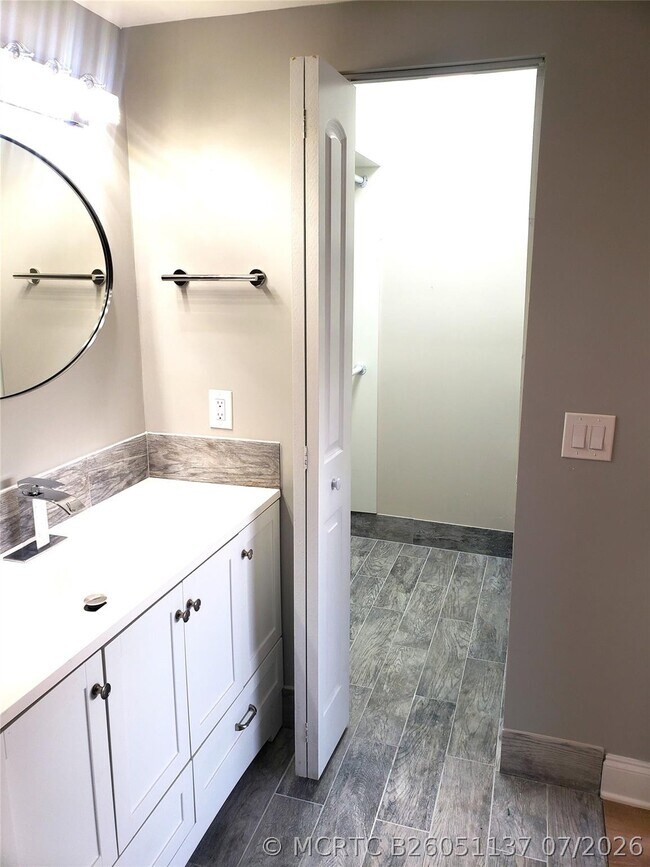 Building Photo - 7897 Golf Cir Dr