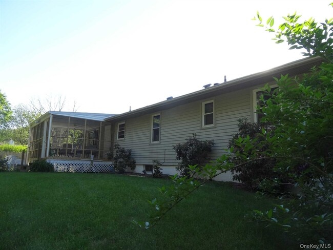 Building Photo - 23 Pasture Ln