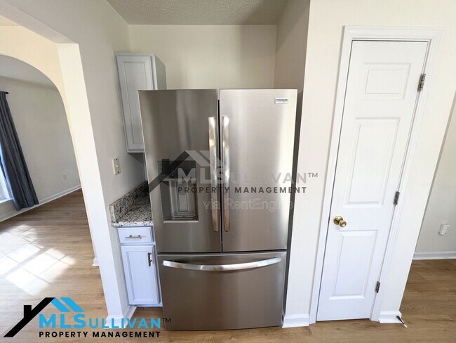 Building Photo - 4504 Conklin Dr