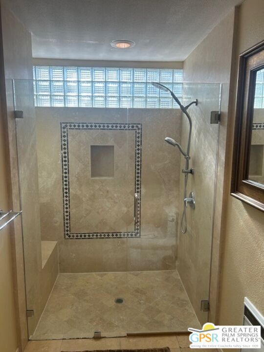 Building Photo - 587 N Saturmino Dr