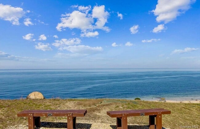 Building Photo - 2581 Roanoke Ave