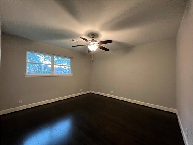 Building Photo - 5122 Lymbar Dr