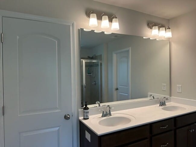 Building Photo - Like New Beautiful home in Wesley Chapel