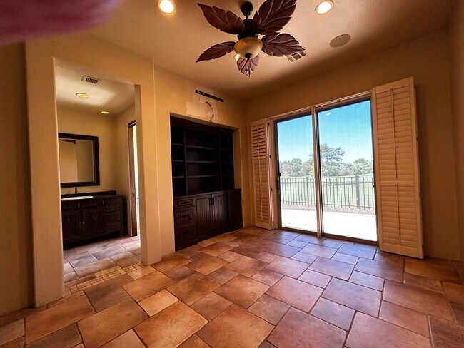 Building Photo - On GOLF COURSE LOT - 3 Bed/3Bath GATED Com...