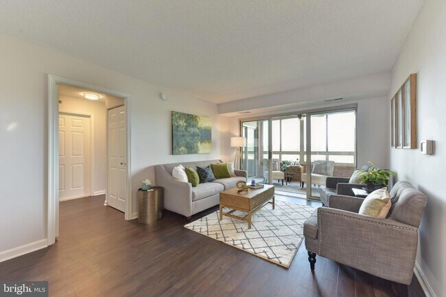 Building Photo - 2151 Jamieson Ave