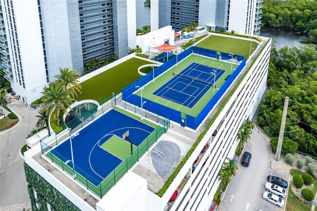 Building Photo - 16385 Biscayne Blvd