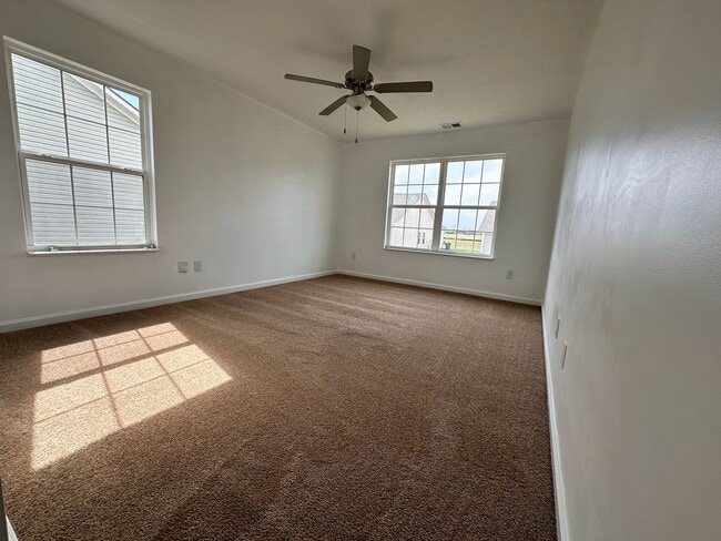 Building Photo - 1820 N Clearwater Dr