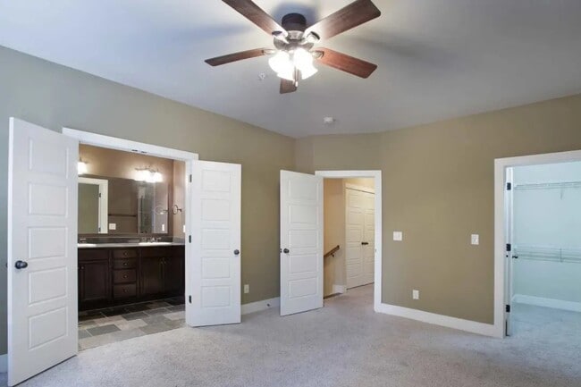 Building Photo - 1330 Essex Manor Cir