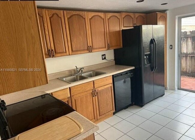 Building Photo - 321 SW 1st Ct