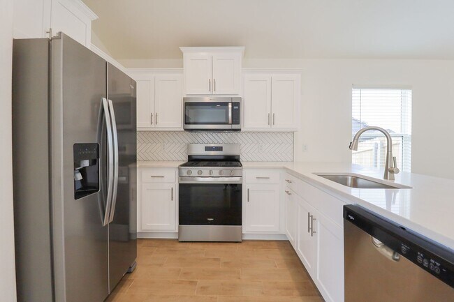 Building Photo - 3 Bed | 2 Bath in Owasso!
