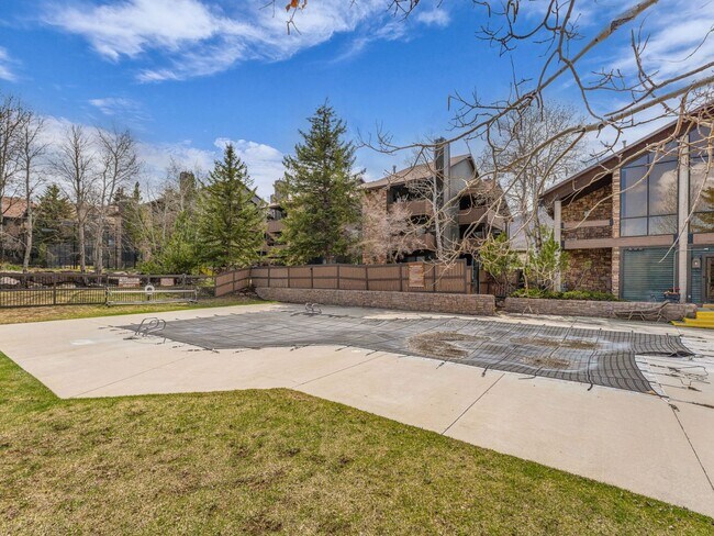 Building Photo - POWDERWOOD 2 BED