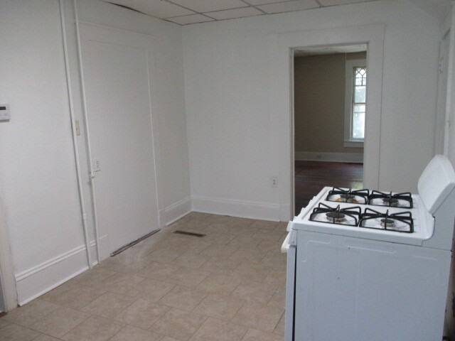 Building Photo - 122 Tate St