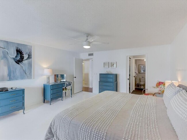 Building Photo - 307 Timber Lake Dr