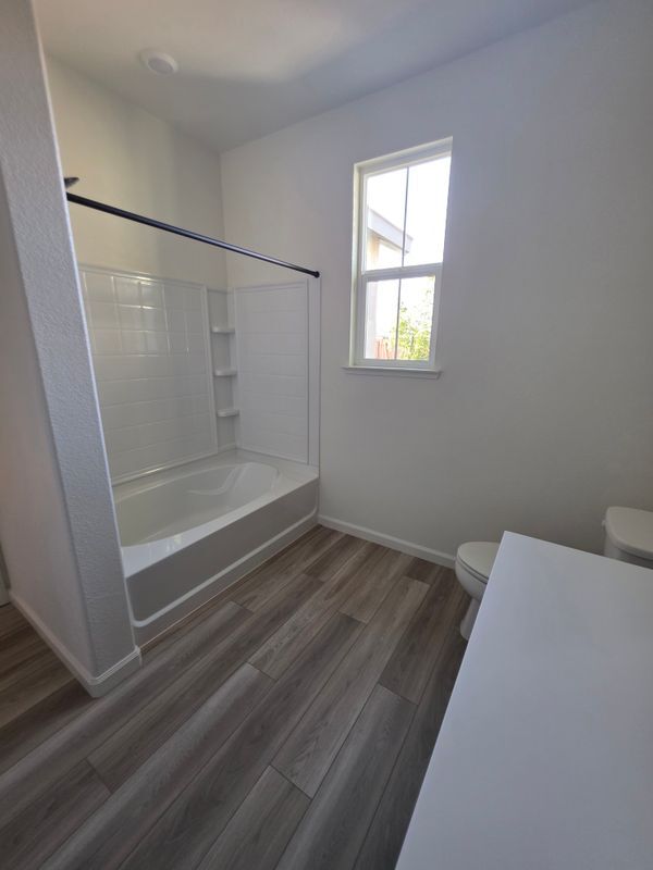 Building Photo - 2508 Oleander Dr