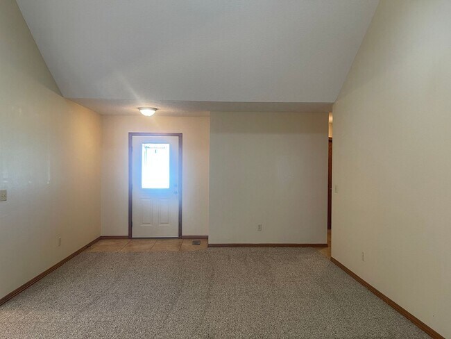 Building Photo - Your new HOME is waiting for you !