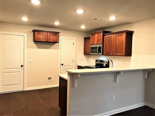 Building Photo - 1302 Eagle Ct