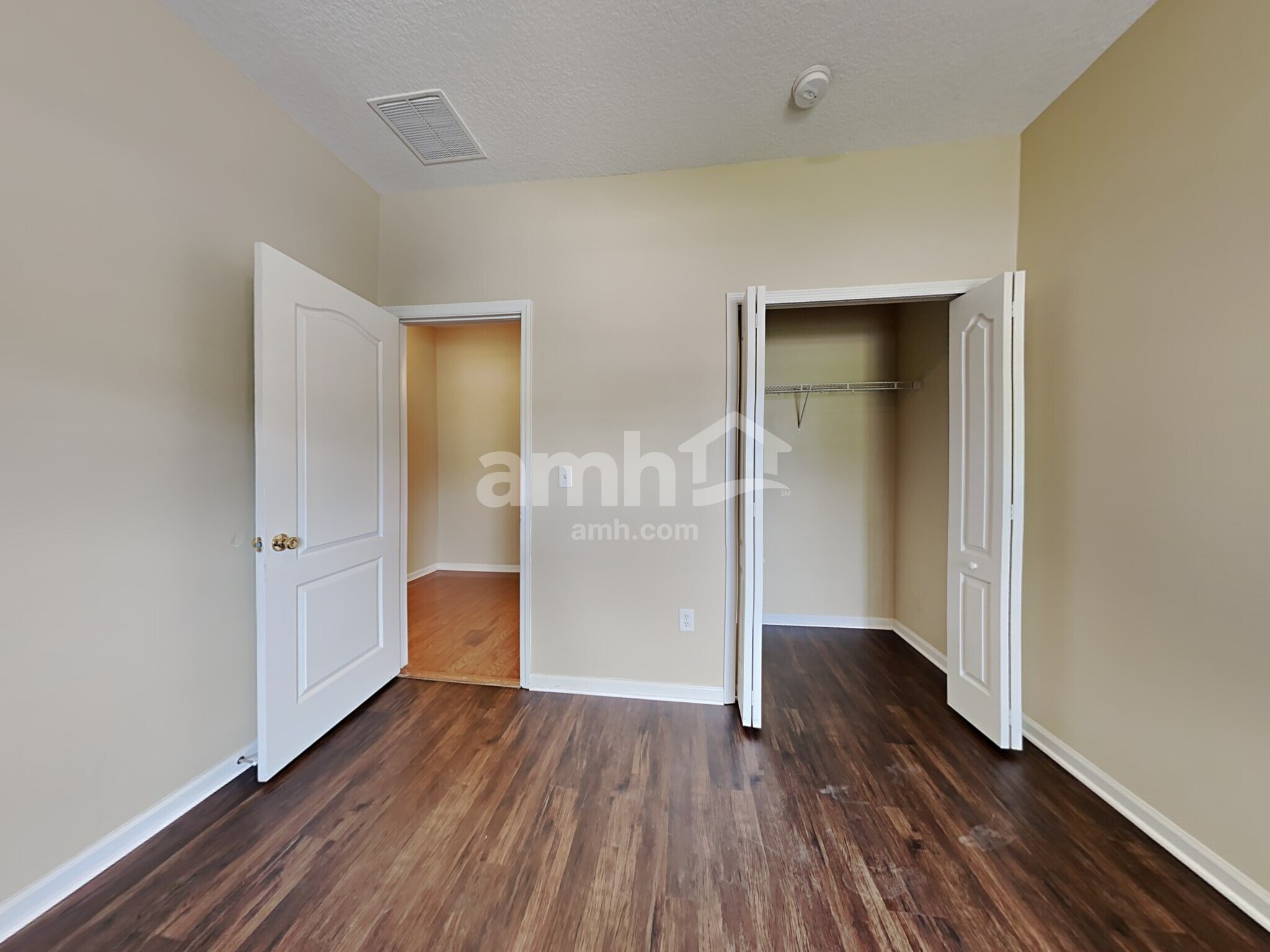 Building Photo - 2140 Creekmont Dr