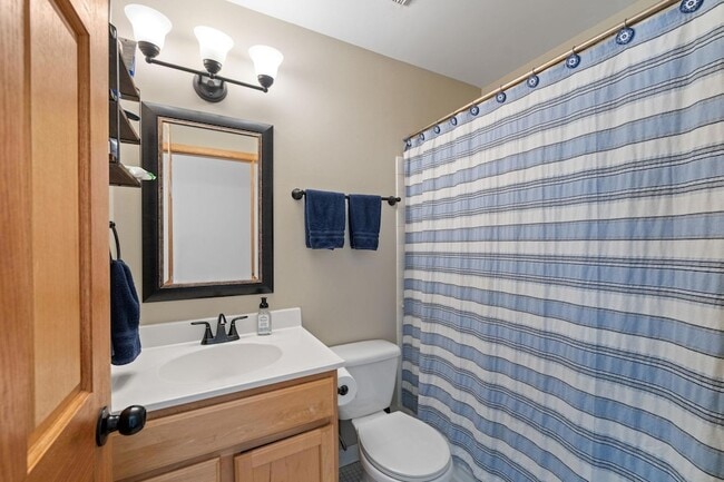 Building Photo - 304 Pondridge Cir