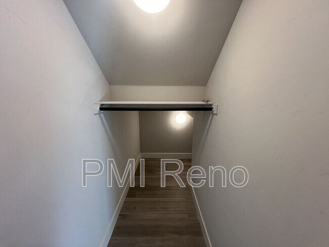 Building Photo - 2176 Selway Dr