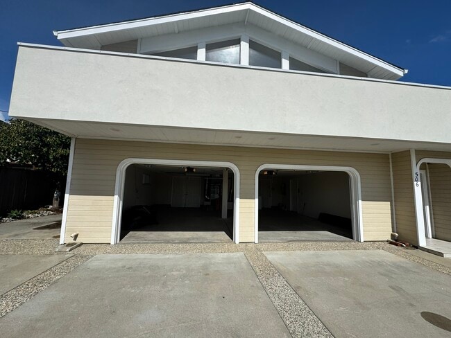 Building Photo - 506 Seacliff Dr