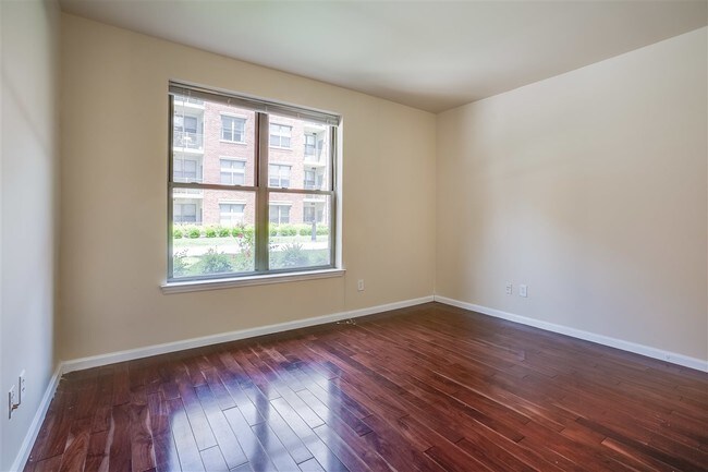 Building Photo - 24 Ave at Port Imperial