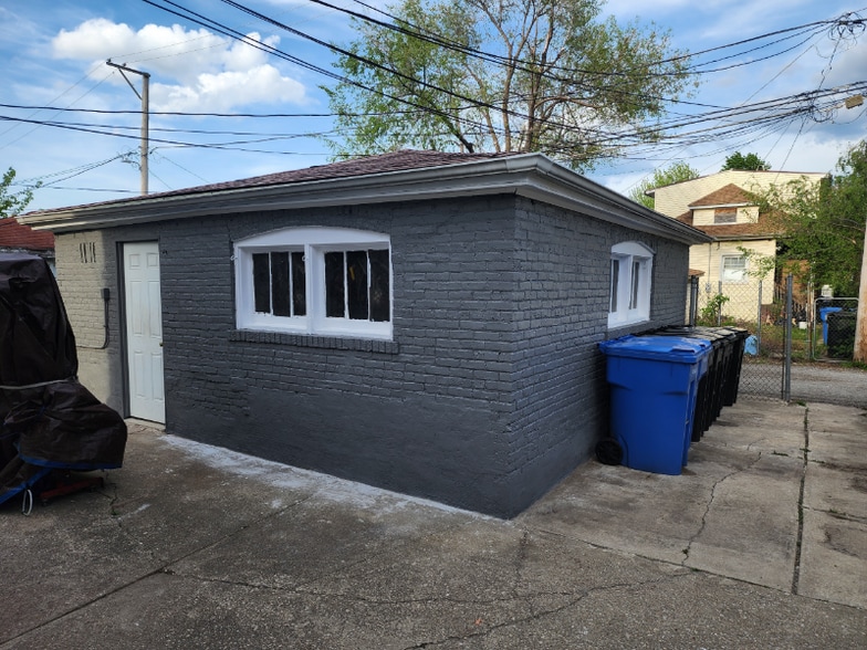 Building Photo - 7637 S Paulina St