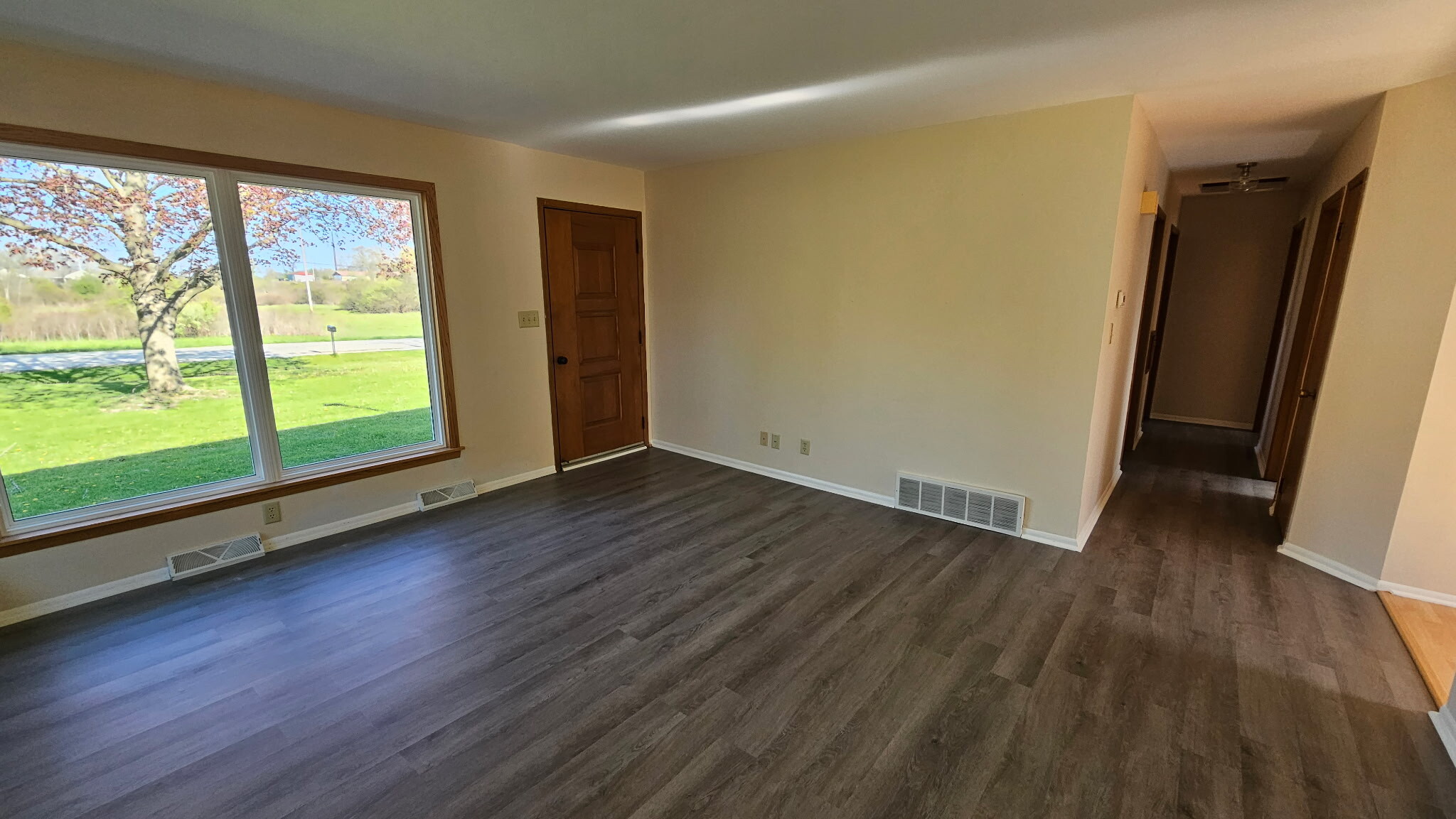Building Photo - 499 Adeline Dr