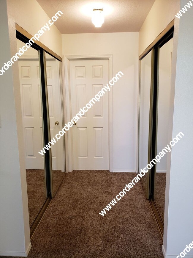 Building Photo - Nice 3 Bedroom, 2 Bathroom, 2 Car Garage a...
