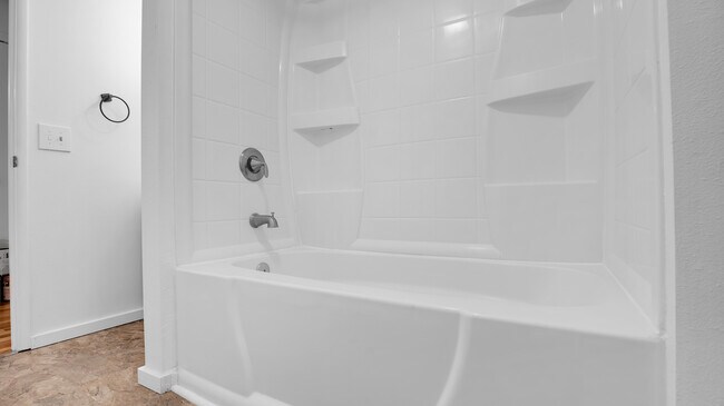 Building Photo - 8325 SW Terwilliger Blvd