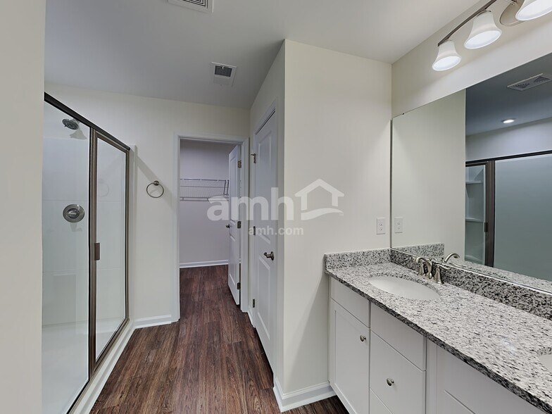 Building Photo - 661 Hamilton Park Dr