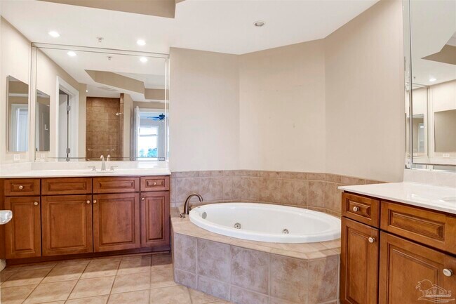 Building Photo - 612 Lost Key Dr