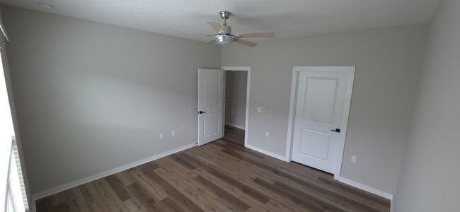 Building Photo - 566 Rochdale Run