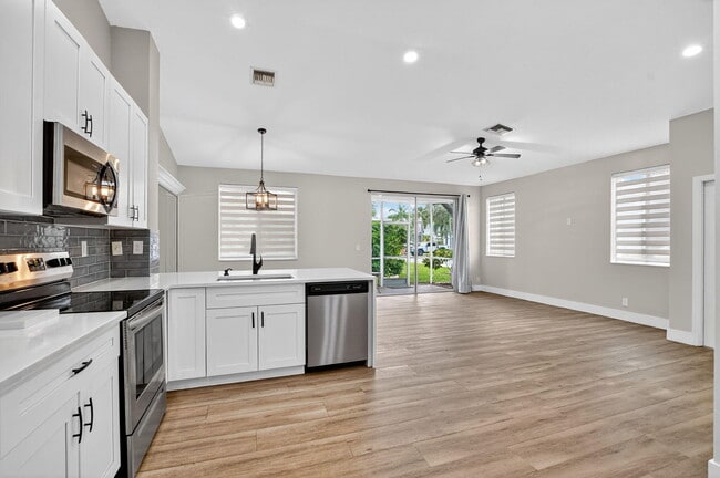 Building Photo - 851 NW 42nd Pl