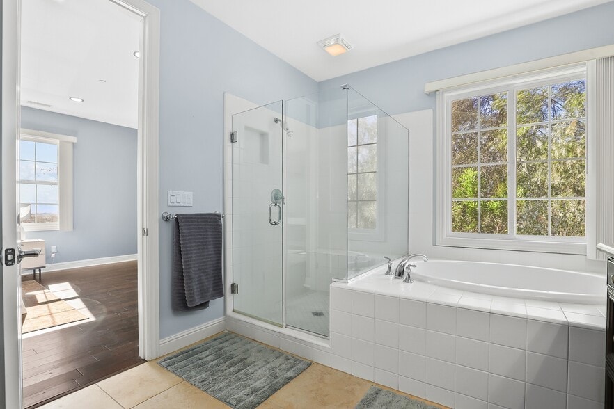 Building Photo - 11507 Verona Dr