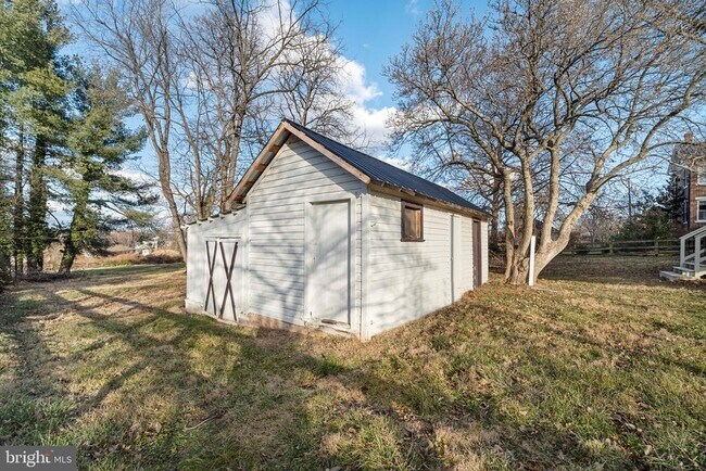 Building Photo - 311 W Main St