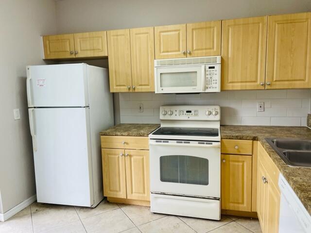 Building Photo - 3533 Sonoma Dr